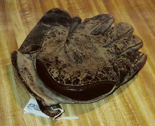 c. 1910 Rogers Patent Shoulder Heel Crescent With Scar Lacing Front